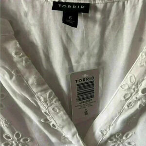 Torrid eyelet lace cover up sz 6